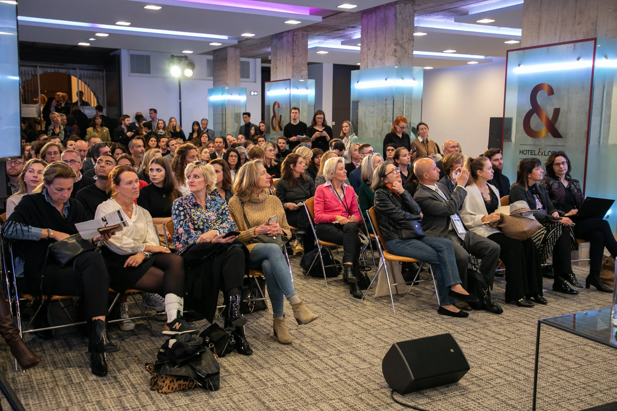 Vue extérieur de la conférence