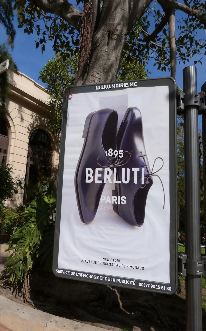 Affichage de campane pour la marque Berluti en principauté de Monaco