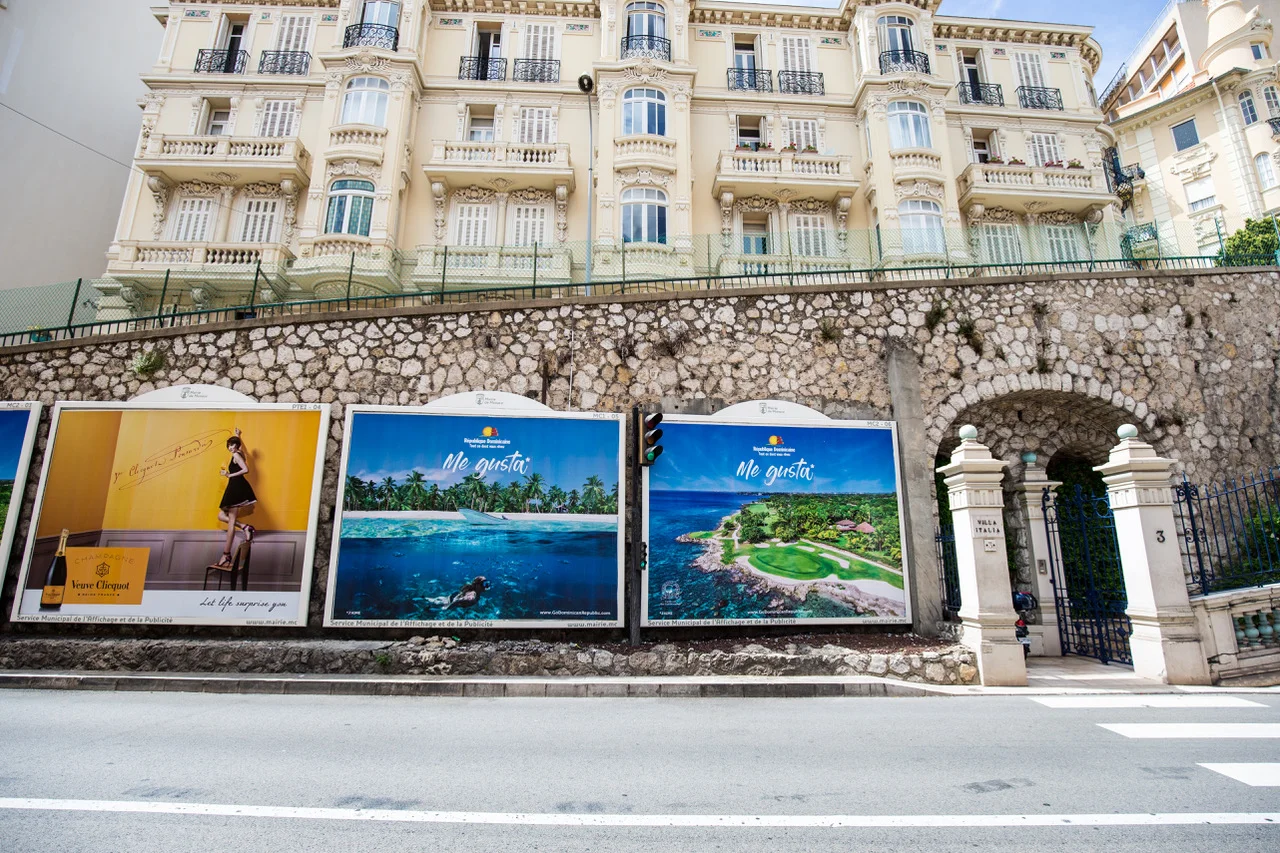 Affichage de campagne pour la République Dominicaine en principauté de Monaco